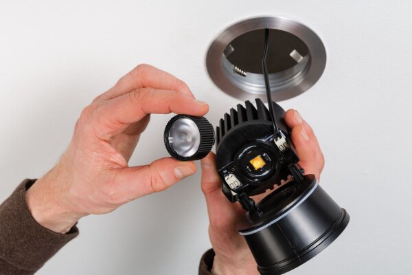 926.50  Paulmann LED Einbauleuchtenn-Set Luca 12,6 W 2.700 K IP44 39° Alu gebürstet/schwarz